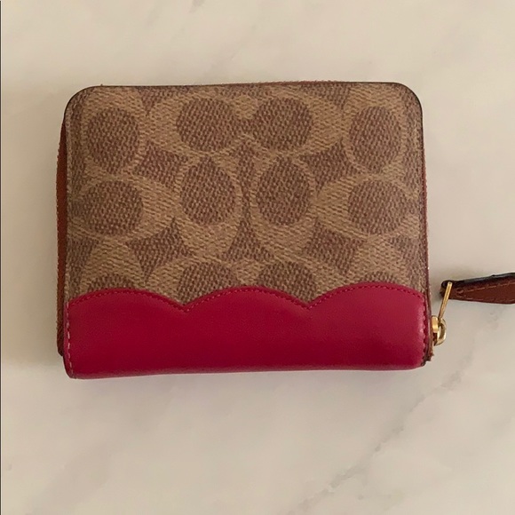 COACH Wallet - Picture 4 of 4